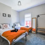 Stay With Alexandra - Free Parking - Free Wifi Superb Location